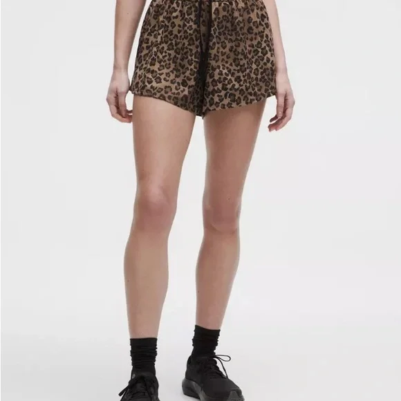 Lululemon Leopard Swift Relaxed NWT - Picture 1 of 6
